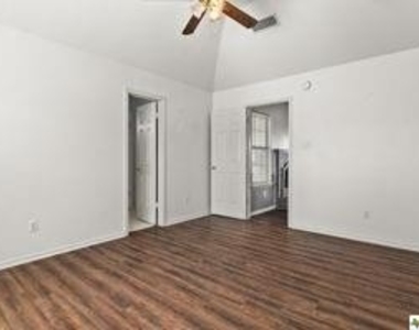 4909 Velma Drive - Photo Thumbnail 4