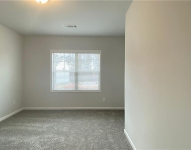 1722 Dover Creek Lane - Photo Thumbnail 4