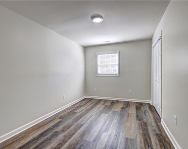 1639 Kenmore Street Sw - Photo Thumbnail 17