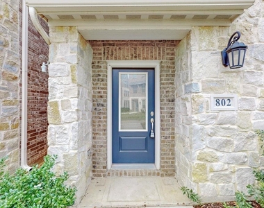 802 Tennessee Drive - Photo Thumbnail 1