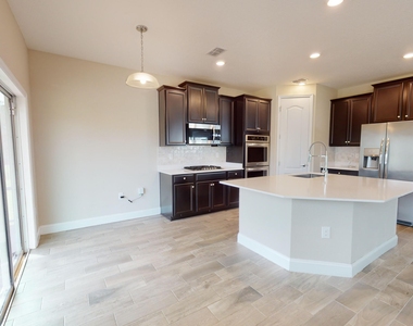 201 Silver Creek Place - Photo Thumbnail 7