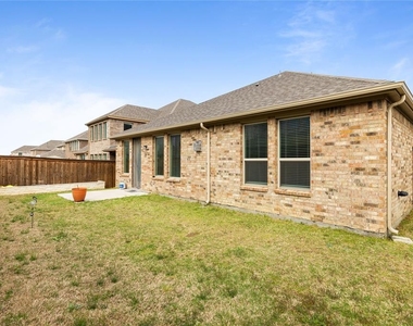 2371 Canary Grass - Photo Thumbnail 28