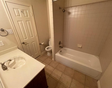 1736 Blue Stream Drive - Photo Thumbnail 28