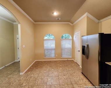 8515 Fess Parker Dr - Photo Thumbnail 4