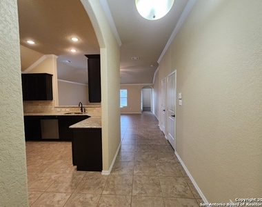 8515 Fess Parker Dr - Photo Thumbnail 1