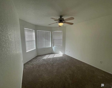 10293 E Orion Ave - Photo Thumbnail 9