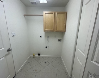 10293 E Orion Ave - Photo Thumbnail 18