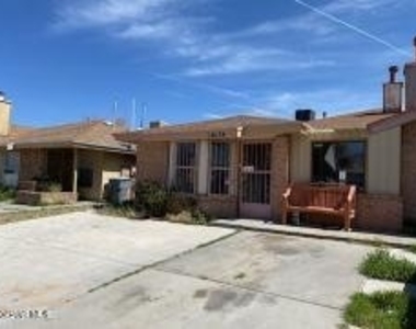 10154 Matador Street - Photo Thumbnail 1