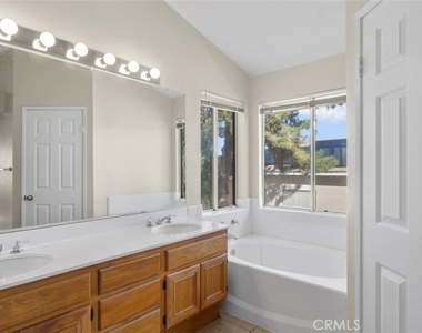 3029 Mariposa Avenue - Photo Thumbnail 27