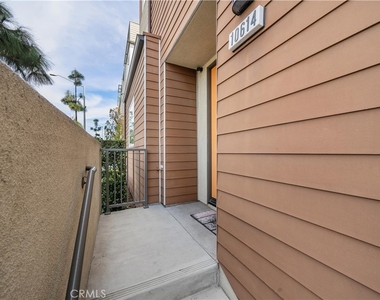 10614 Paramount Boulevard - Photo Thumbnail 2