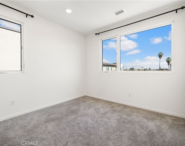 10614 Paramount Boulevard - Photo Thumbnail 44