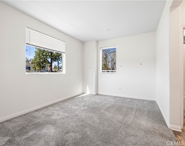 10614 Paramount Boulevard - Photo Thumbnail 45