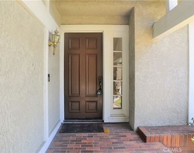 206 Goldenrod Drive - Photo Thumbnail 3