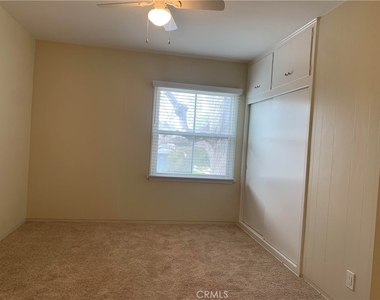 2920 W Riverside Drive - Photo Thumbnail 10