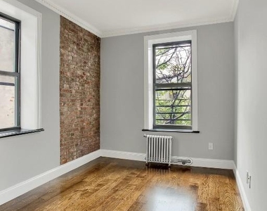 East 102nd Street, Unit 4b - Photo Thumbnail 4