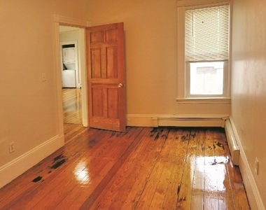 339 Beacon St - Photo Thumbnail 8