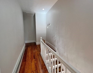 339 Beacon St - Photo Thumbnail 10