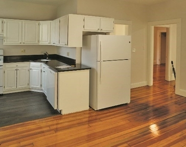 339 Beacon St - Photo Thumbnail 11