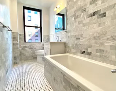 160 East 48th Street, New York, NY 10017 - Photo Thumbnail 1