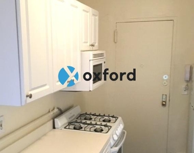 2-Bedroom Apartment for Rent in SoHo - Photo Thumbnail 5