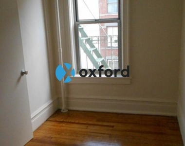 2-Bedroom Apartment for Rent in SoHo - Photo Thumbnail 3