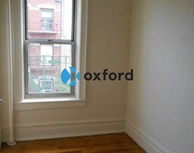 2-Bedroom Apartment for Rent in SoHo - Photo Thumbnail 2