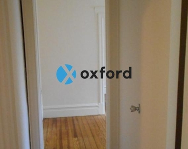 2-Bedroom Apartment for Rent in SoHo - Photo Thumbnail 4
