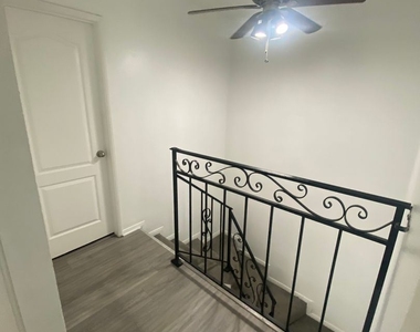 10235 Madrid Way Unit 149 - Photo Thumbnail 4