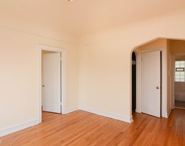 2946 N. Albany, Unit W-6 - Photo Thumbnail 10