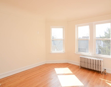 2946 N. Albany, Unit W-6 - Photo Thumbnail 7