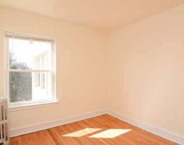 2946 N. Albany, Unit W-6 - Photo Thumbnail 11