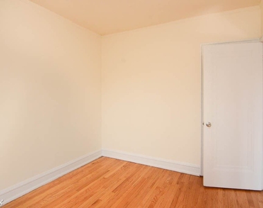 2946 N. Albany, Unit W-9 - Photo Thumbnail 14