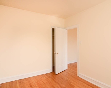 2946 N. Albany, Unit W-9 - Photo Thumbnail 13