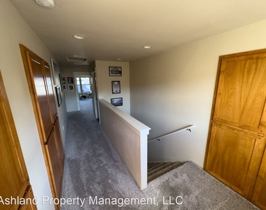 1101 Lithia Way - Photo Thumbnail 37