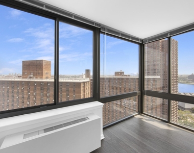 408 East 92nd Street - Photo Thumbnail 2