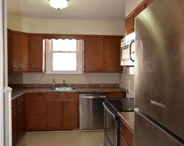 1029 Lafayette Ave - Photo Thumbnail 9