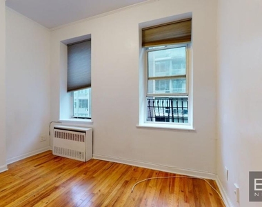 251 West 26th Street - Photo Thumbnail 4