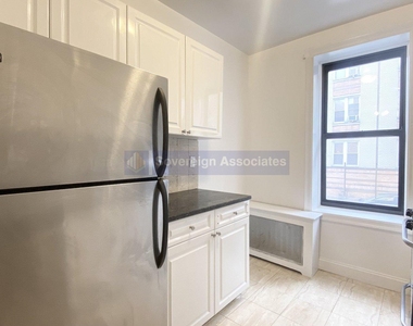 686 West 204th Street - Photo Thumbnail 4