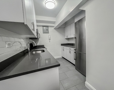 20 Beekman Pl - Photo Thumbnail 3