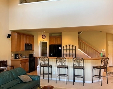 67 Edinburgh Circle - Photo Thumbnail 2