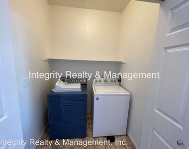 1399 Turnberry Pl - Photo Thumbnail 7