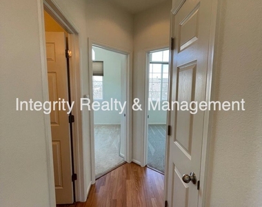 1399 Turnberry Pl - Photo Thumbnail 23