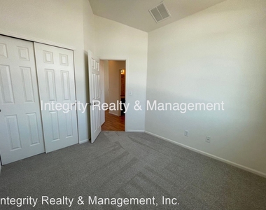 1399 Turnberry Pl - Photo Thumbnail 28