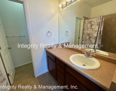 1399 Turnberry Pl - Photo Thumbnail 20