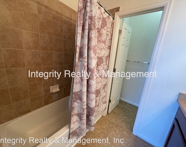 1399 Turnberry Pl - Photo Thumbnail 21