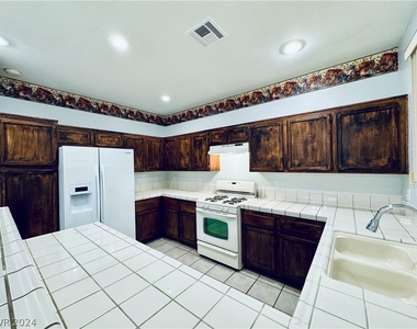 2581 Silver Shadow Drive - Photo Thumbnail 17