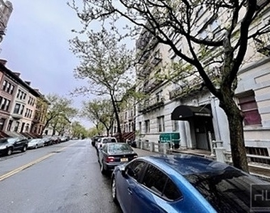 West 149 Street - Photo Thumbnail 2