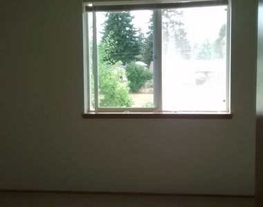 4792 Lancaster Drive Ne #111 - Photo Thumbnail 4