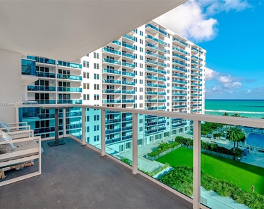 2301 Collins Ave - Photo Thumbnail 17