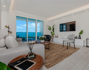 2301 Collins Ave - Photo Thumbnail 2